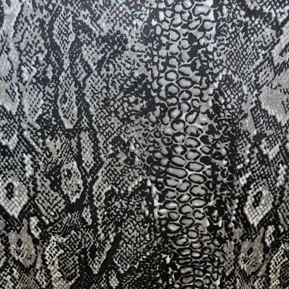 Collectible Y2K Tina Knowles (Beyonce’s mom) Medium Animal Print Blouse - Picture 6 of 12